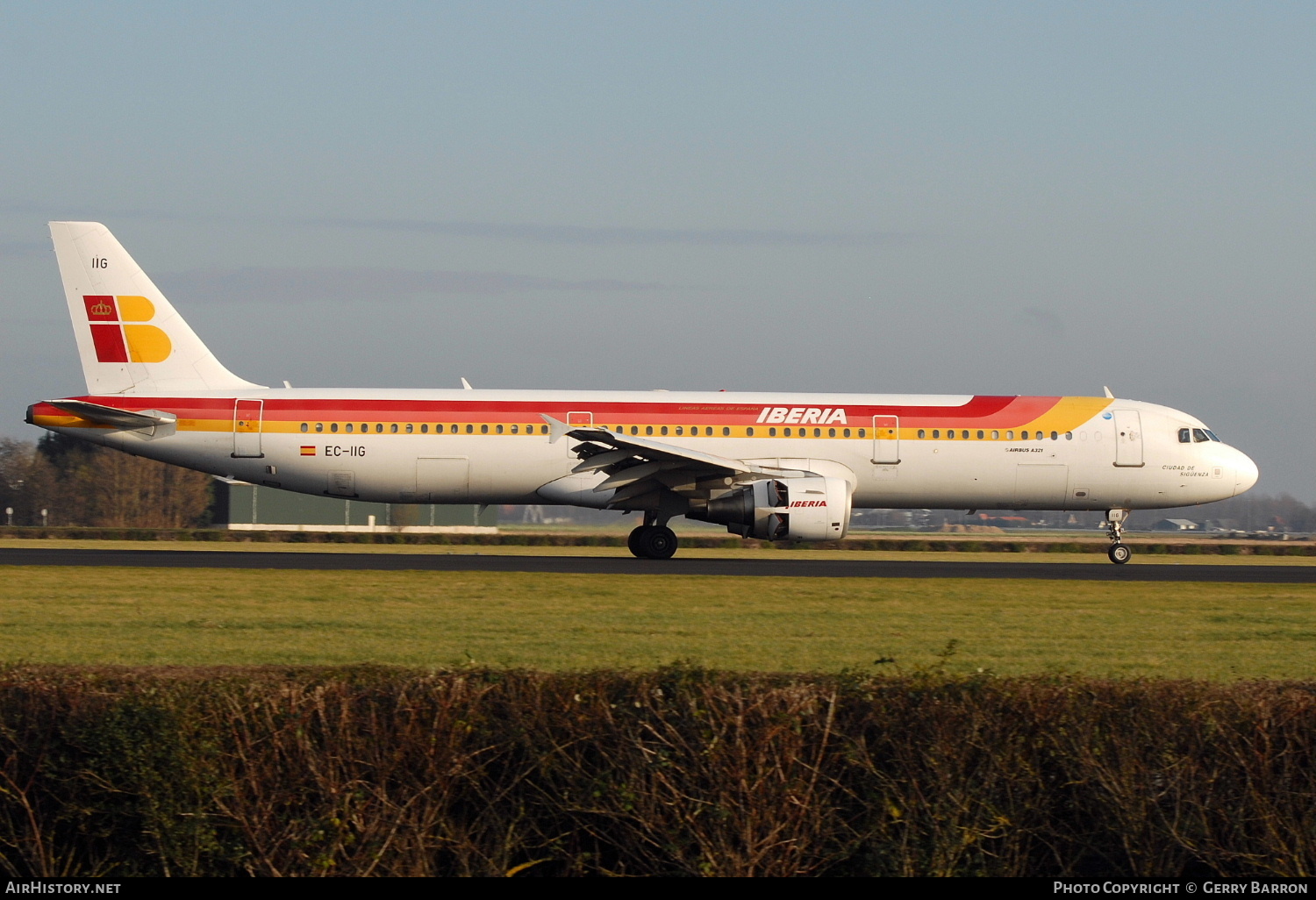 Aircraft Photo of EC-IIG | Airbus A321-211 | Iberia | AirHistory.net #290165
