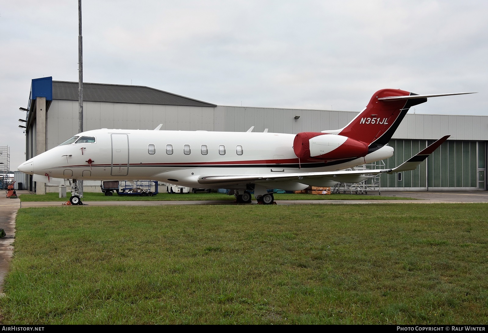 Aircraft Photo of N351JL | Bombardier Challenger 300 (BD-100-1A10) | AirHistory.net #290261