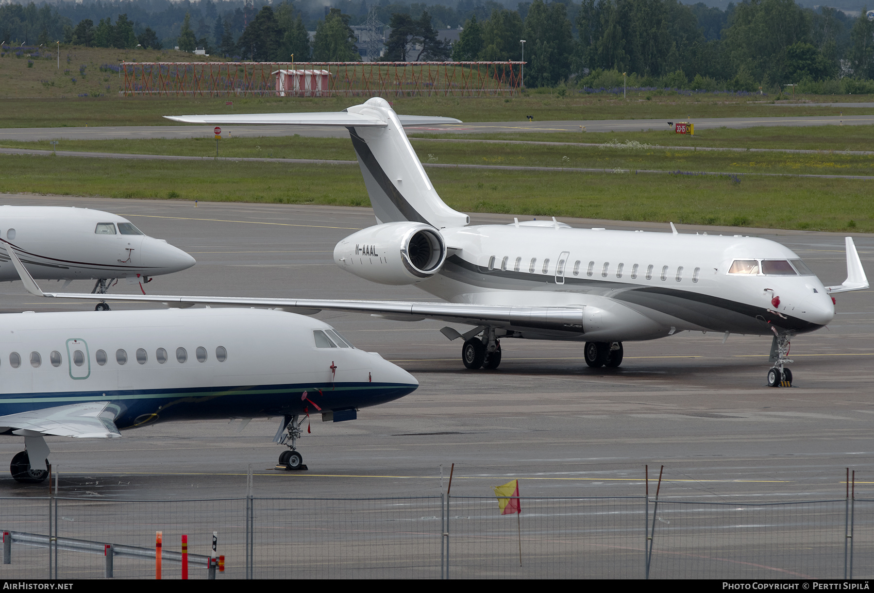 Aircraft Photo of M-AAAL | Bombardier Global Express (BD-700-1A10) | AirHistory.net #290280