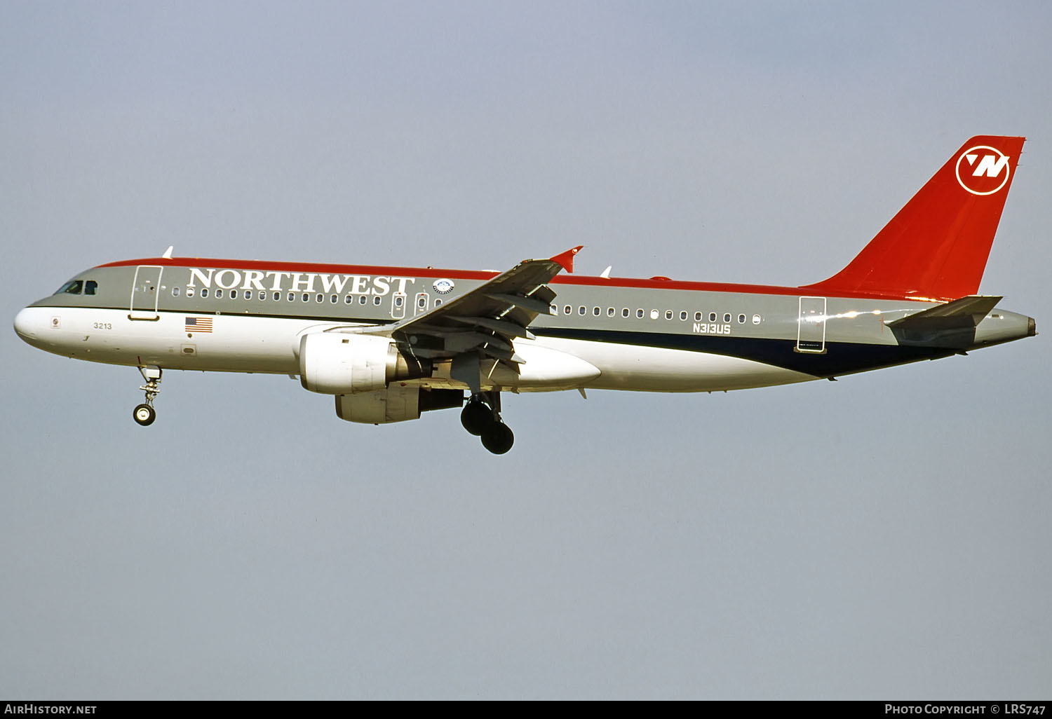 Aircraft Photo of N313US | Airbus A320-211 | Northwest Airlines | AirHistory.net #290529