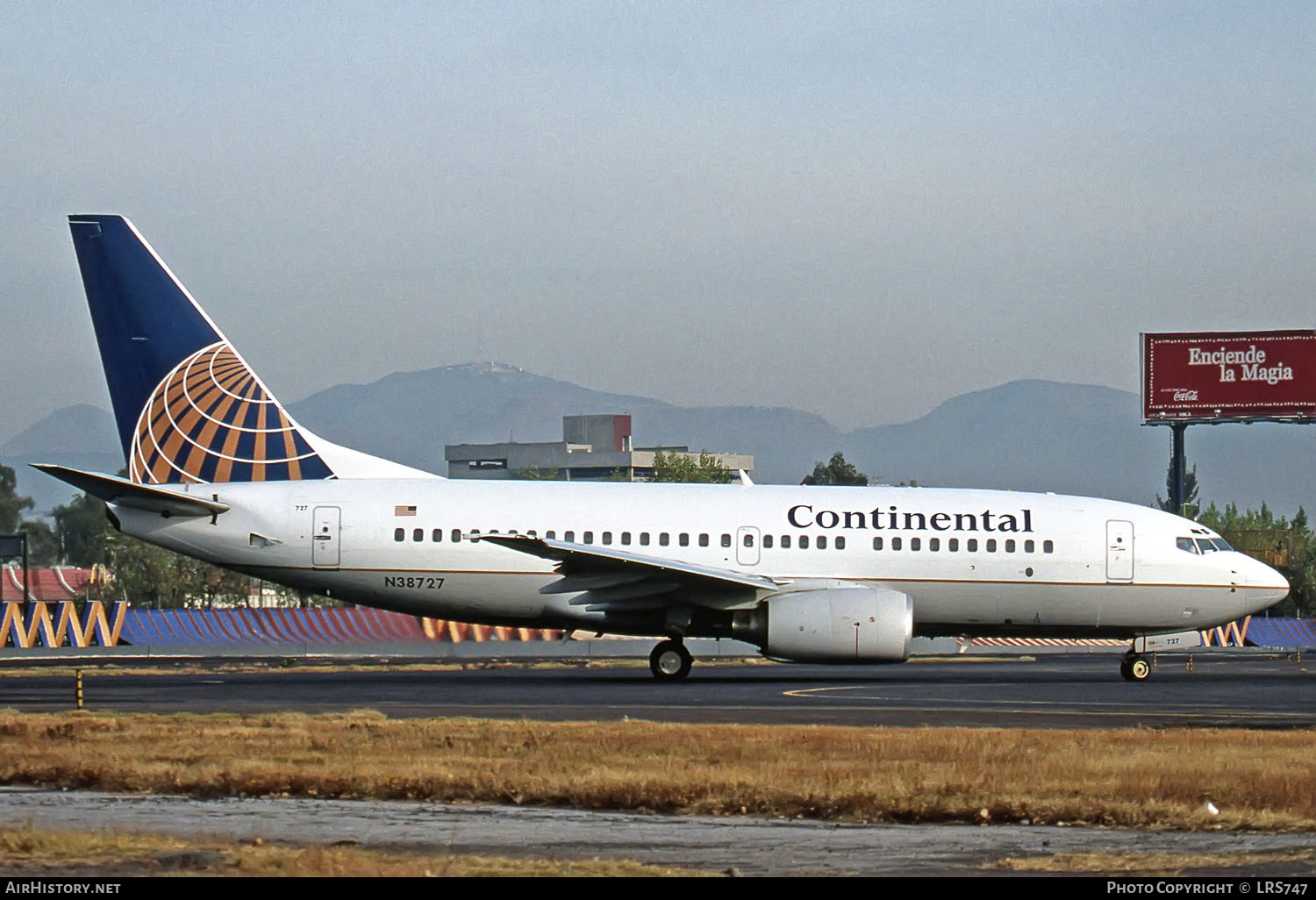 Aircraft Photo of N38727 | Boeing 737-724 | Continental Airlines | AirHistory.net #290566
