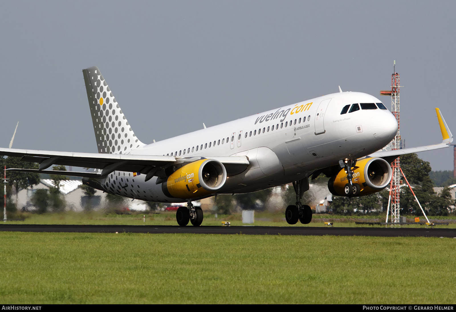 Aircraft Photo of EC-LVV | Airbus A320-232 | Vueling Airlines | AirHistory.net #290631