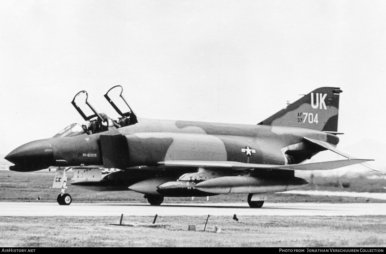 Aircraft Photo of 63-7704 / AF37-704 | McDonnell F-4C Phantom II | USA - Air Force | AirHistory.net #290659