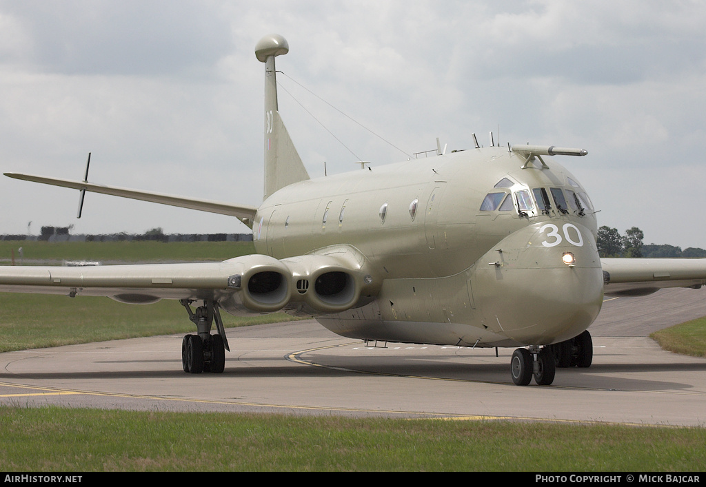 Aircraft Photo of XV230 | Hawker Siddeley Nimrod MR2 | UK - Air Force | AirHistory.net #290698