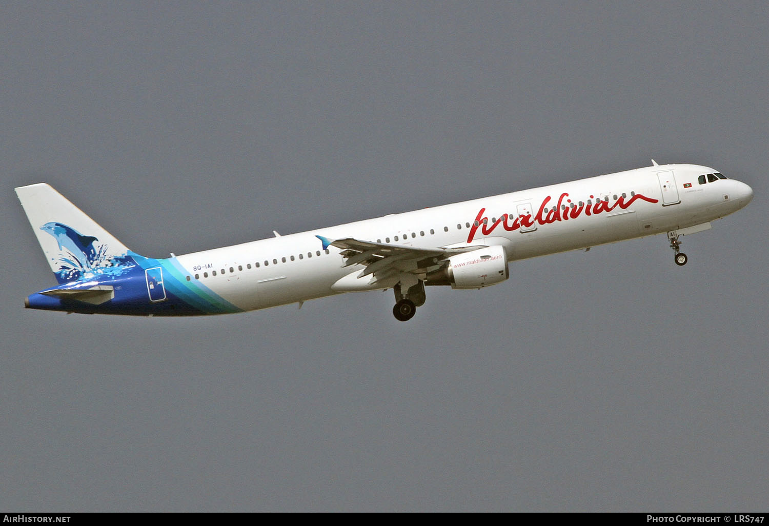 Aircraft Photo of 8Q-IAI | Airbus A321-211 | Maldivian | AirHistory.net #290923