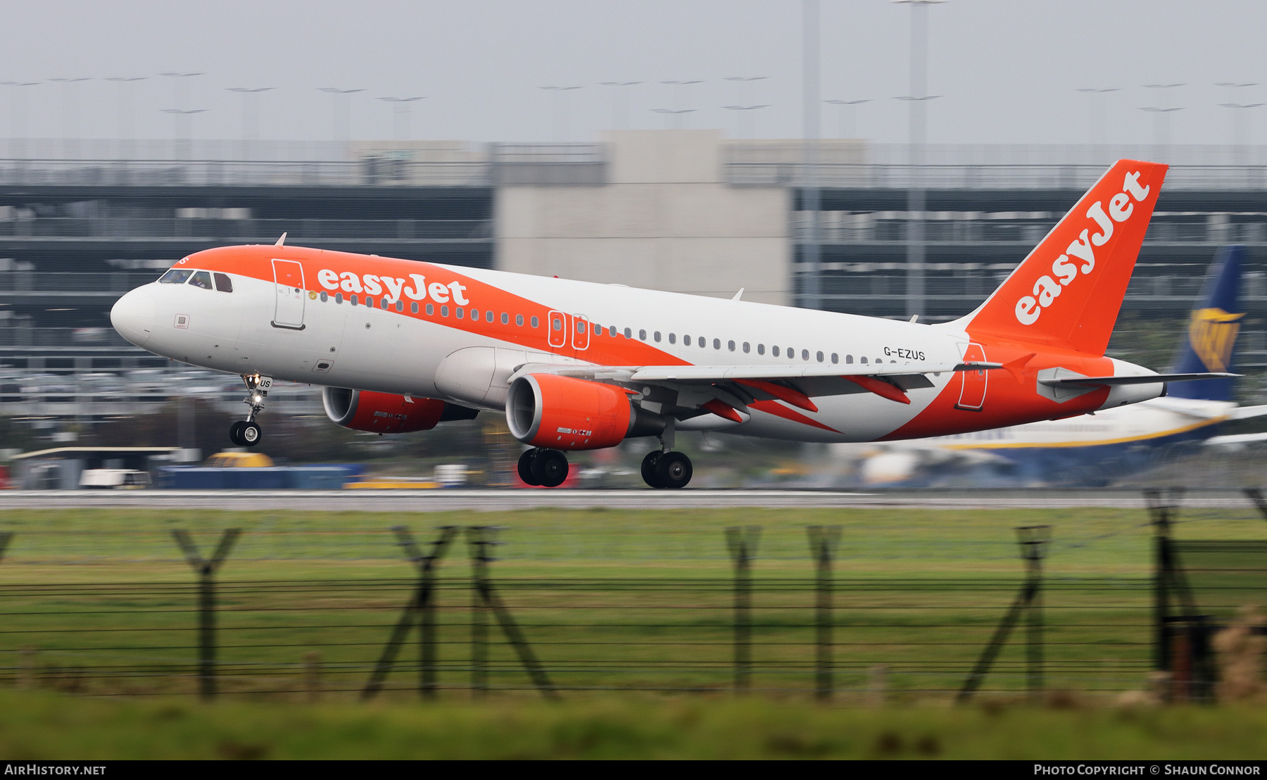Aircraft Photo of G-EZUS | Airbus A320-214 | EasyJet | AirHistory.net #290974