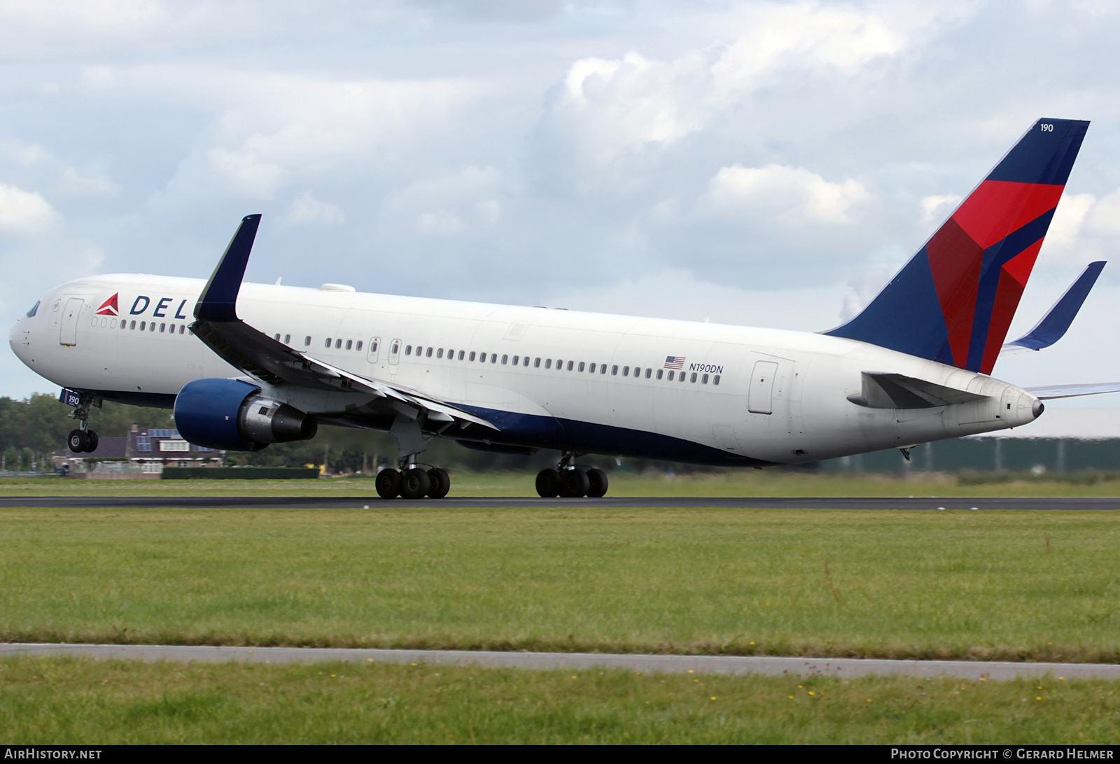 Aircraft Photo of N190DN | Boeing 767-332/ER | Delta Air Lines | AirHistory.net #290980