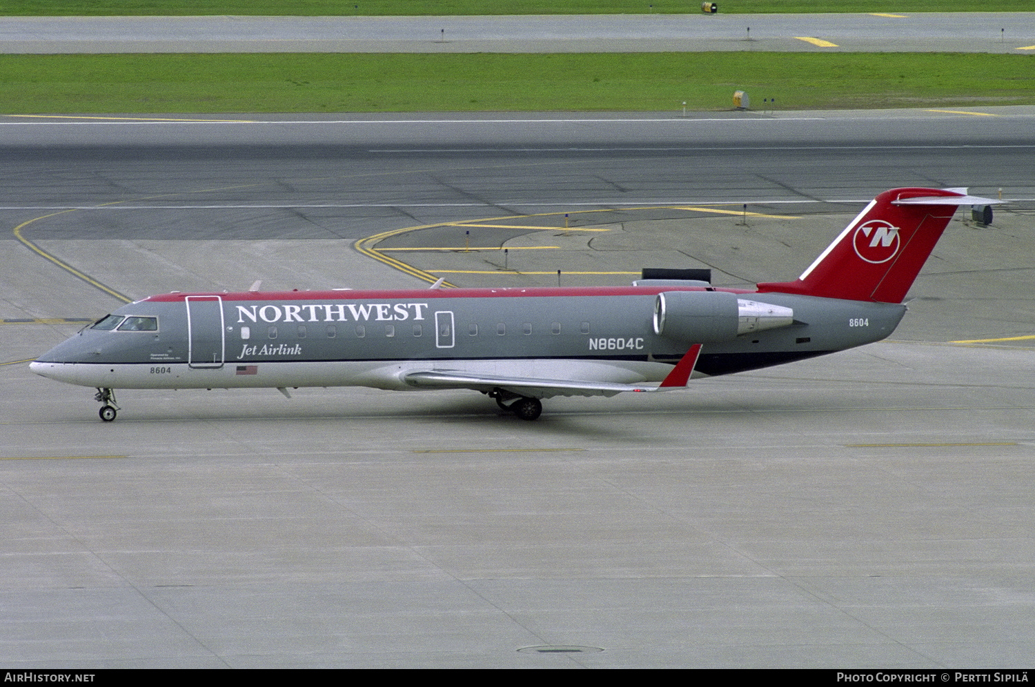 Aircraft Photo of N8604C | Bombardier CRJ-200LR (CL-600-2B19) | Northwest Jet Airlink | AirHistory.net #291003