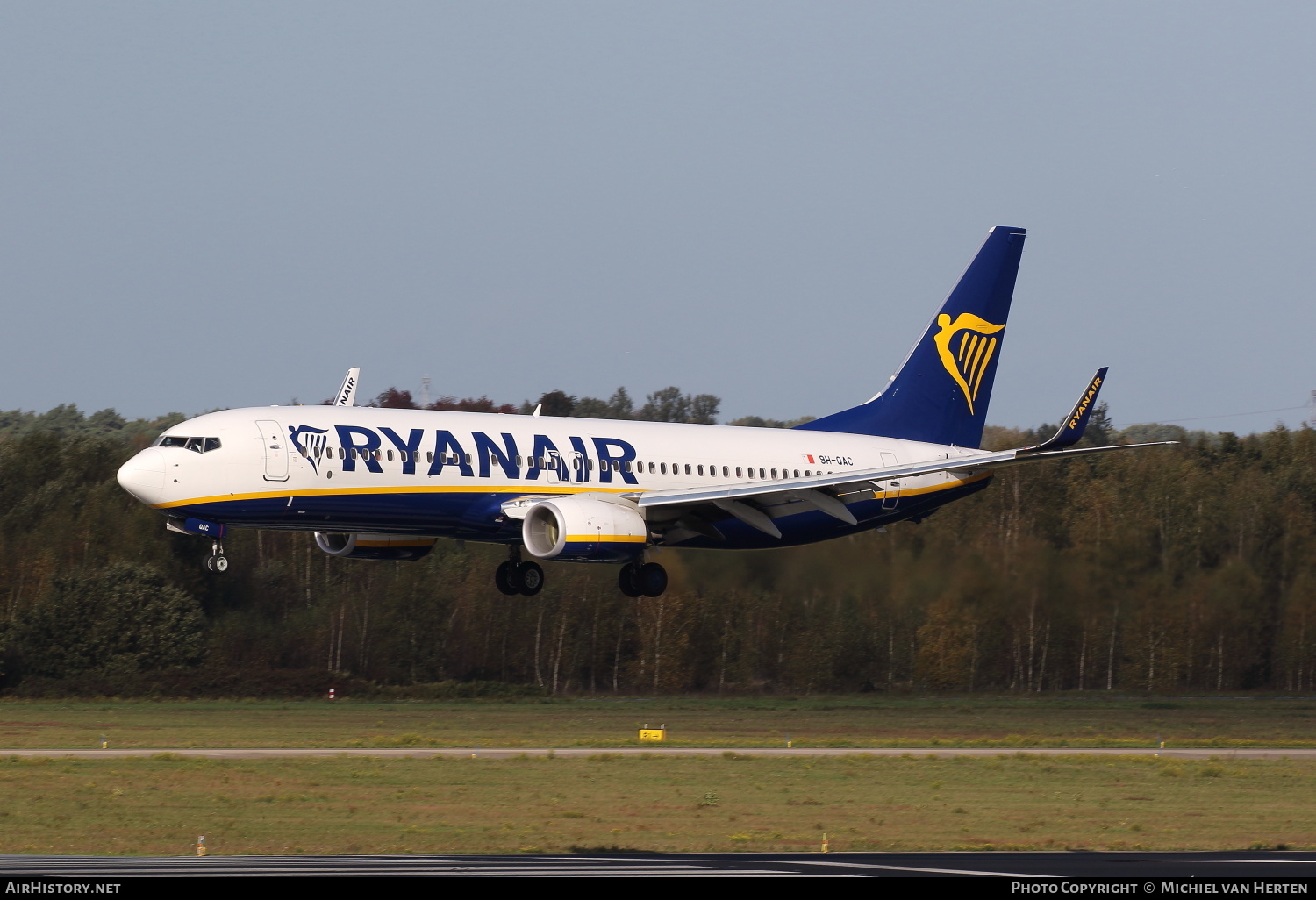 Aircraft Photo of 9H-QAC | Boeing 737-800 | Ryanair | AirHistory.net #291025