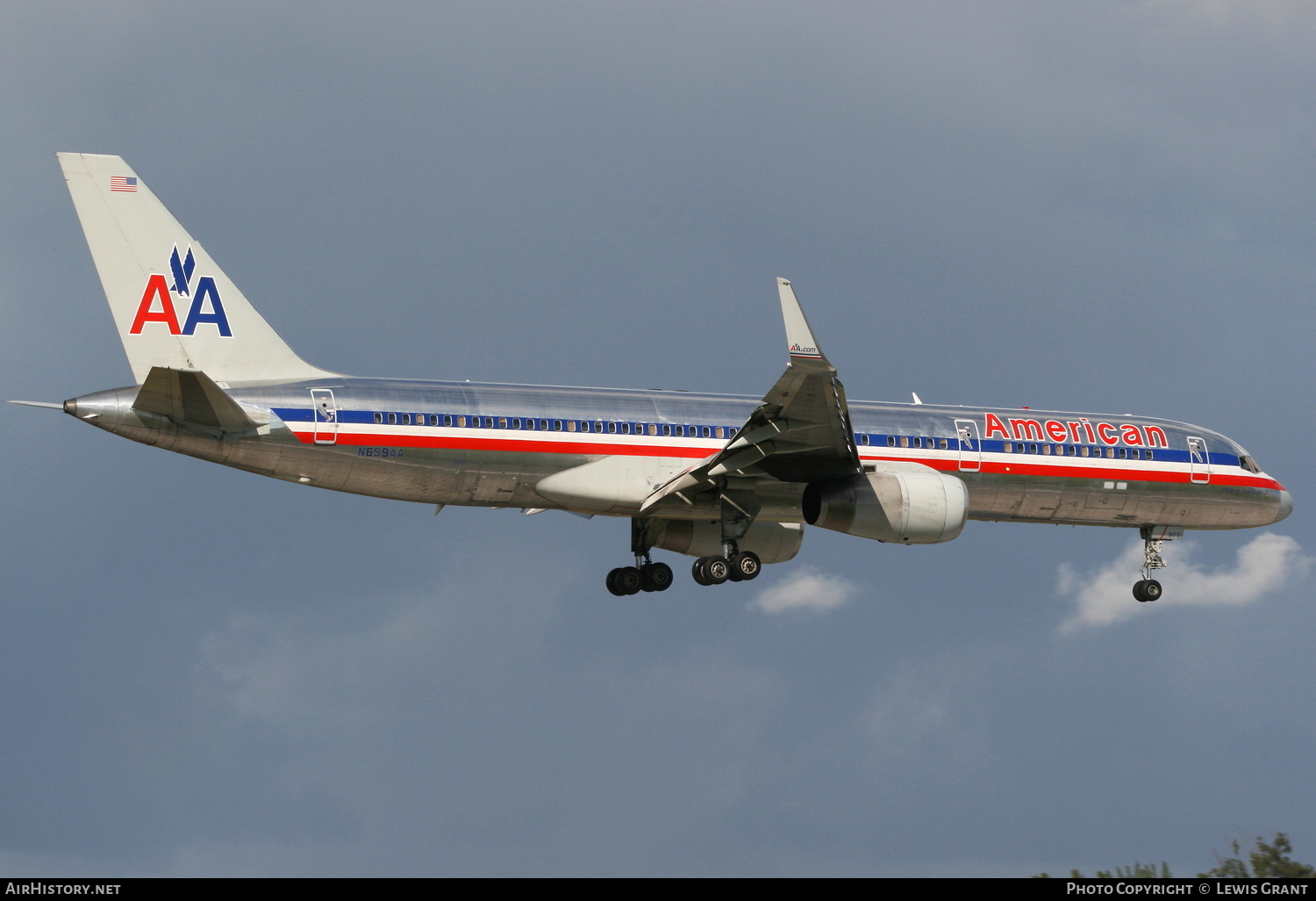 Aircraft Photo of N659AA | Boeing 757-223 | American Airlines | AirHistory.net #291142