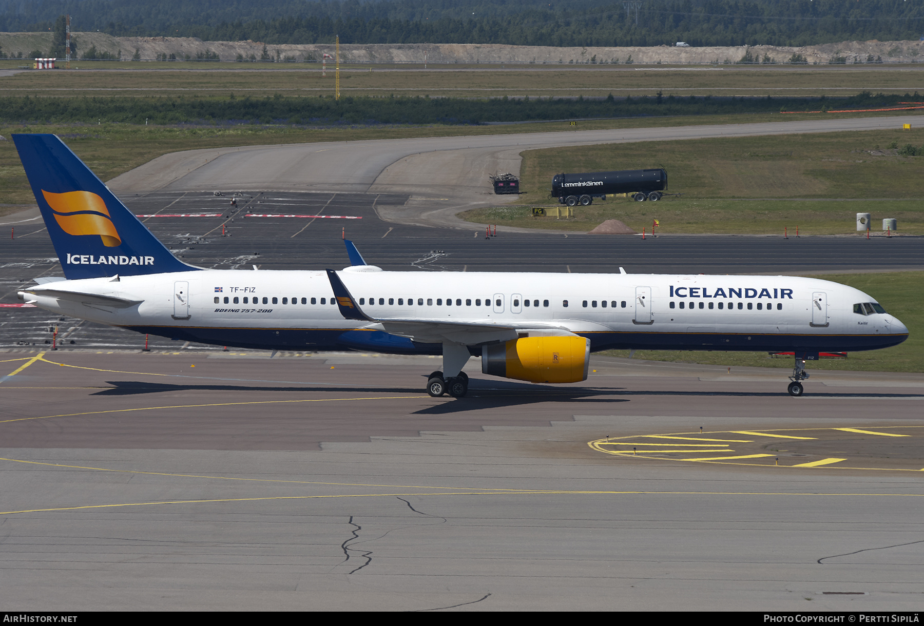 Aircraft Photo of TF-FIZ | Boeing 757-256 | Icelandair | AirHistory.net #291201