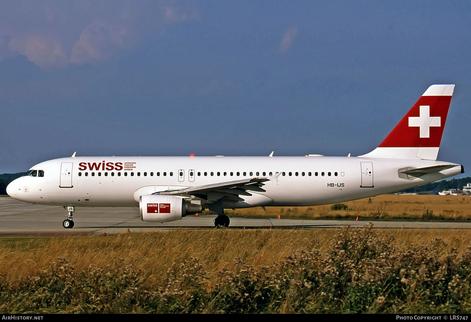 Aircraft Photo of HB-IJS | Airbus A320-214 | Swiss International Air Lines | AirHistory.net #291638
