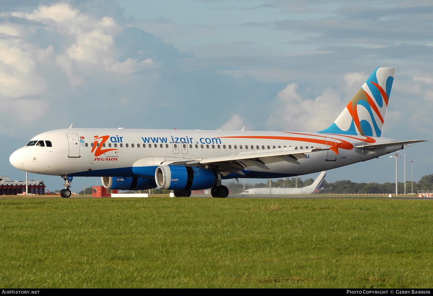 Aircraft Photo of TC-IZA | Airbus A320-233 | IZAir - Izmir Hava Yollari | AirHistory.net #291767