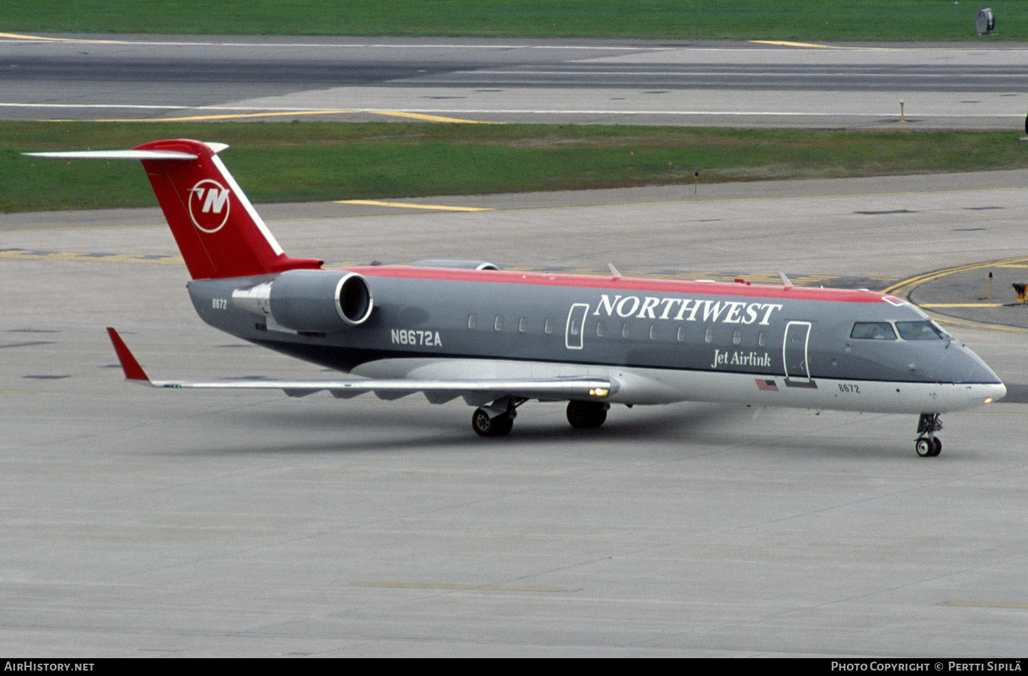 Aircraft Photo of N8672A | Bombardier CRJ-200LR (CL-600-2B19) | Northwest Jet Airlink | AirHistory.net #291801