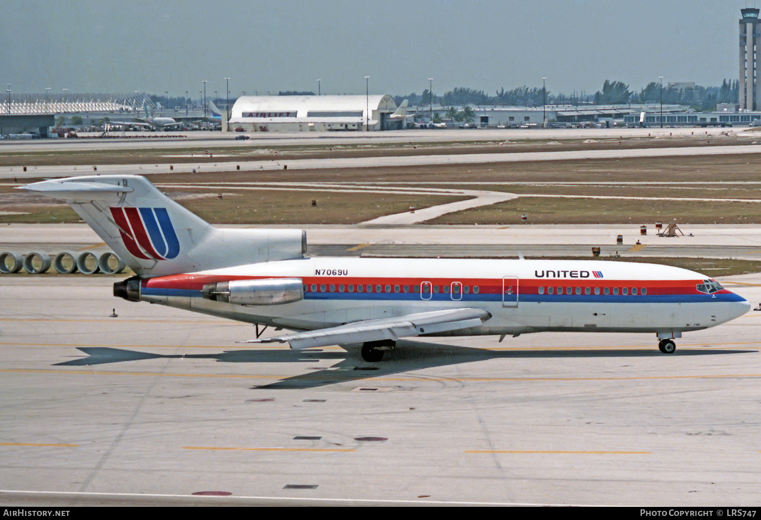 Aircraft Photo of N7069U | Boeing 727-22 | United Airlines | AirHistory.net #291934