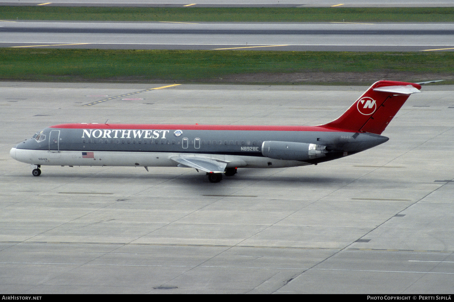 Aircraft Photo of N8928E | McDonnell Douglas DC-9-31 | Northwest Airlines | AirHistory.net #292003