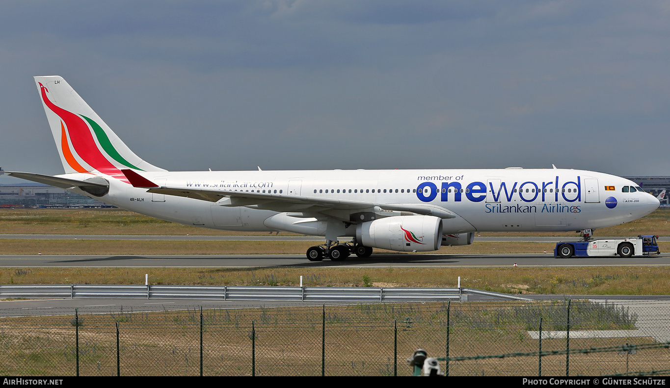 Aircraft Photo of 4R-ALH | Airbus A330-243 | SriLankan Airlines | AirHistory.net #292250