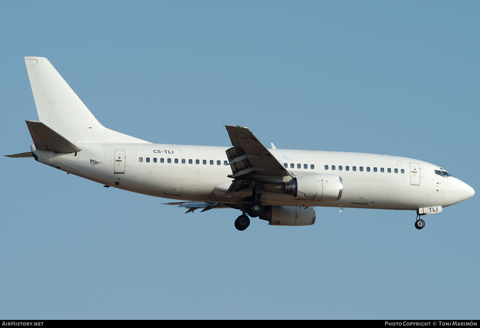 Aircraft Photo of CS-TLI | Boeing 737-33A | AirHistory.net #292568