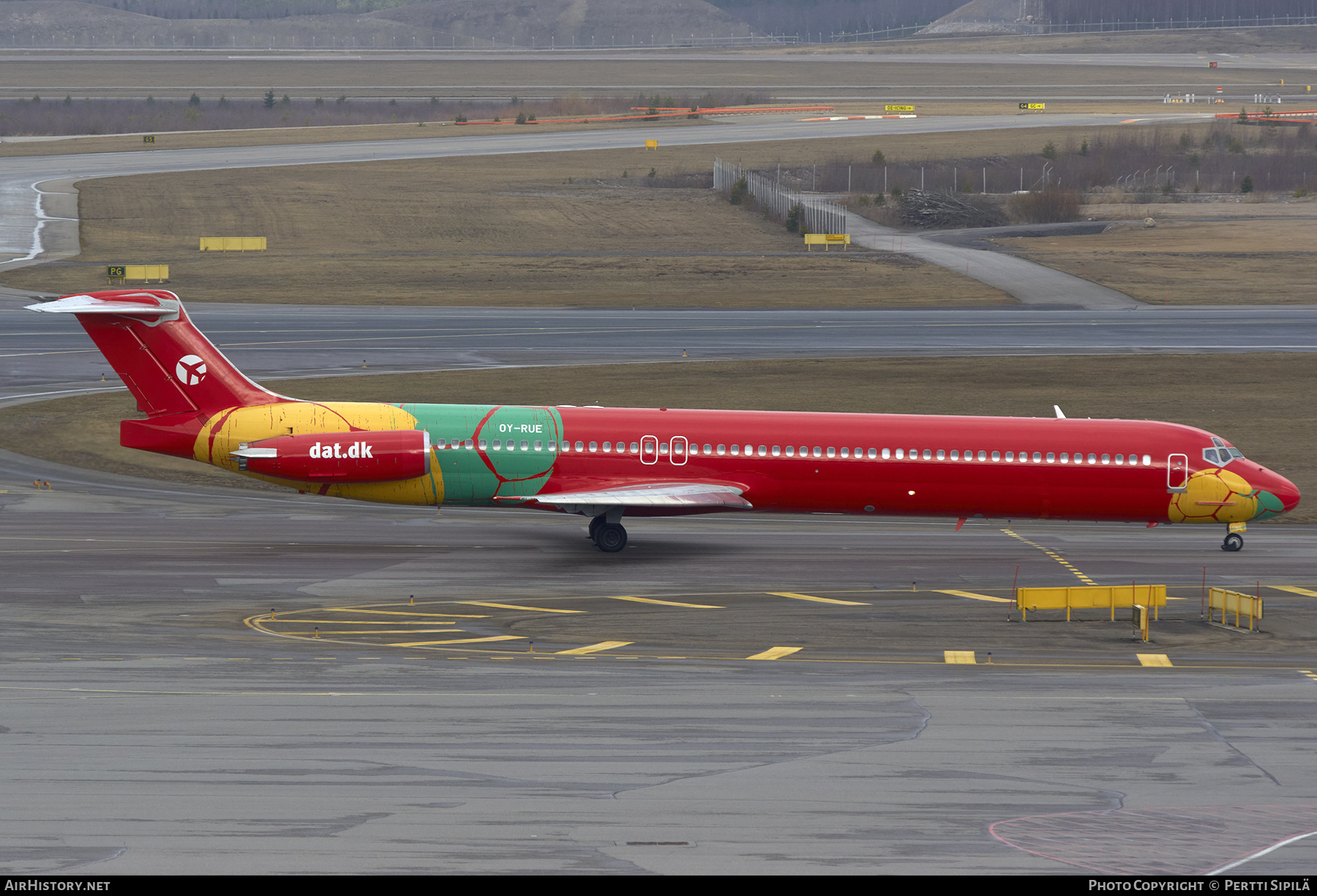Aircraft Photo of OY-RUE | McDonnell Douglas MD-83 (DC-9-83) | Danish Air Transport - DAT | AirHistory.net #292582