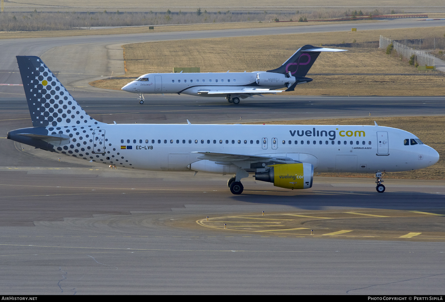 Aircraft Photo of EC-LVB | Airbus A320-214 | Vueling Airlines | AirHistory.net #292664