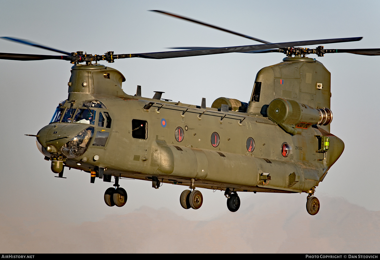 Aircraft Photo of ZK552 | Boeing Chinook HC6 (352) | UK - Air Force | AirHistory.net #292710