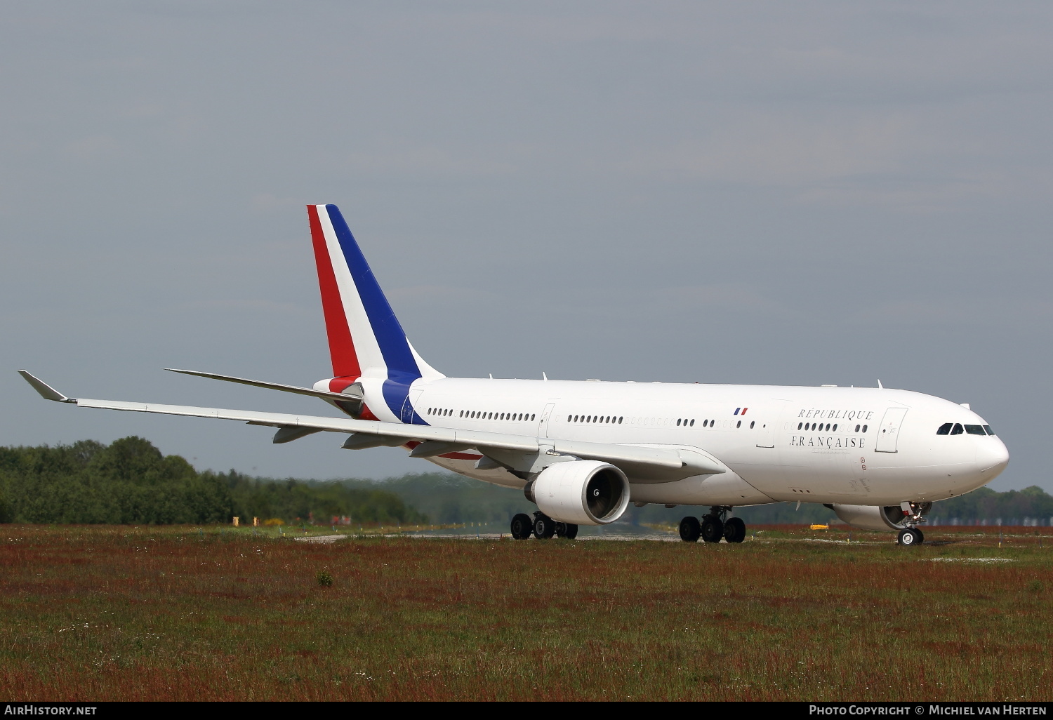 Aircraft Photo of 240 | Airbus A330-223 | France - Air Force | AirHistory.net #292786