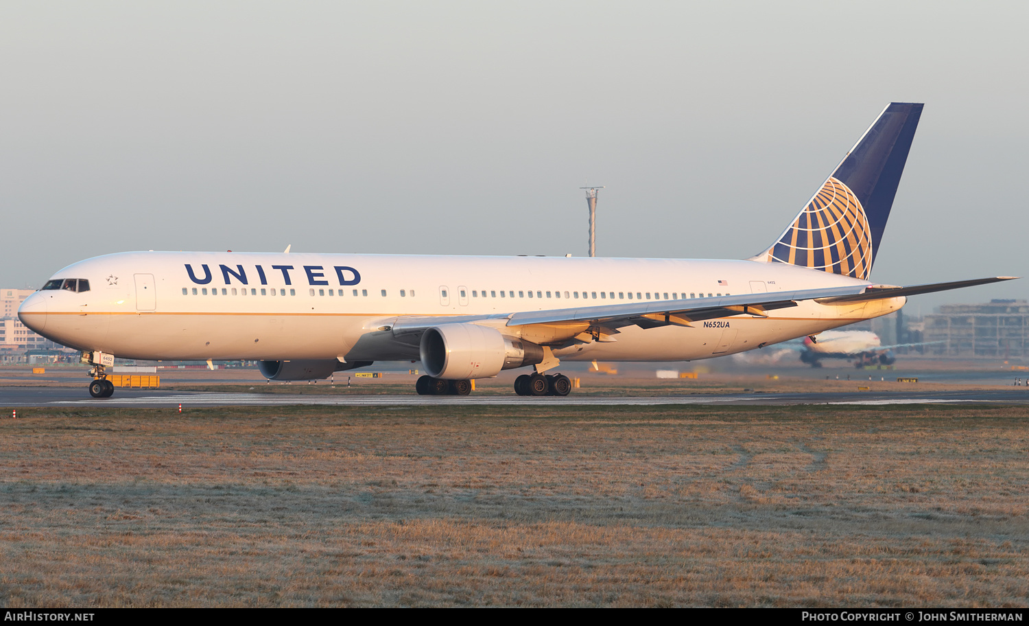 Aircraft Photo of N652UA | Boeing 767-322/ER | United Airlines | AirHistory.net #292980