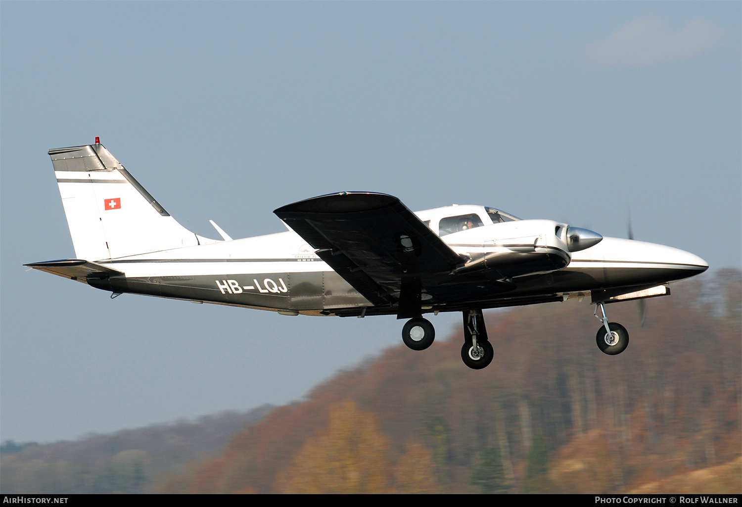 Aircraft Photo of HB-LQJ | Piper PA-34-200 Seneca | Gribair | AirHistory.net #293186