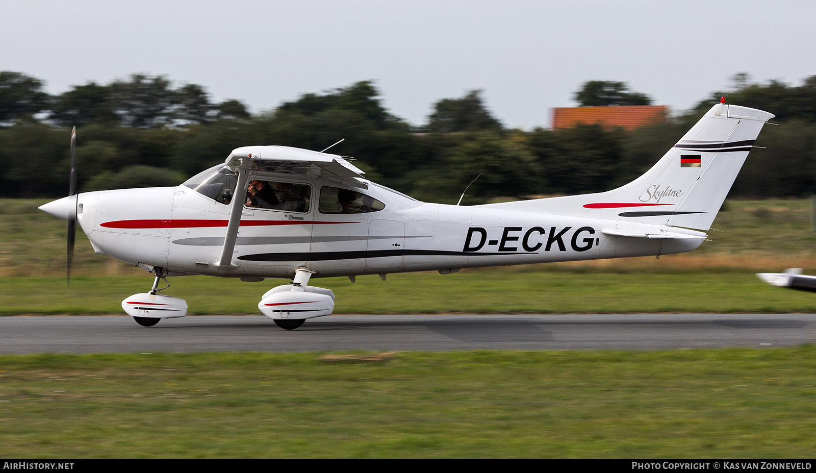 Aircraft Photo of D-ECKG | Cessna 182S Skylane | AirHistory.net #293272