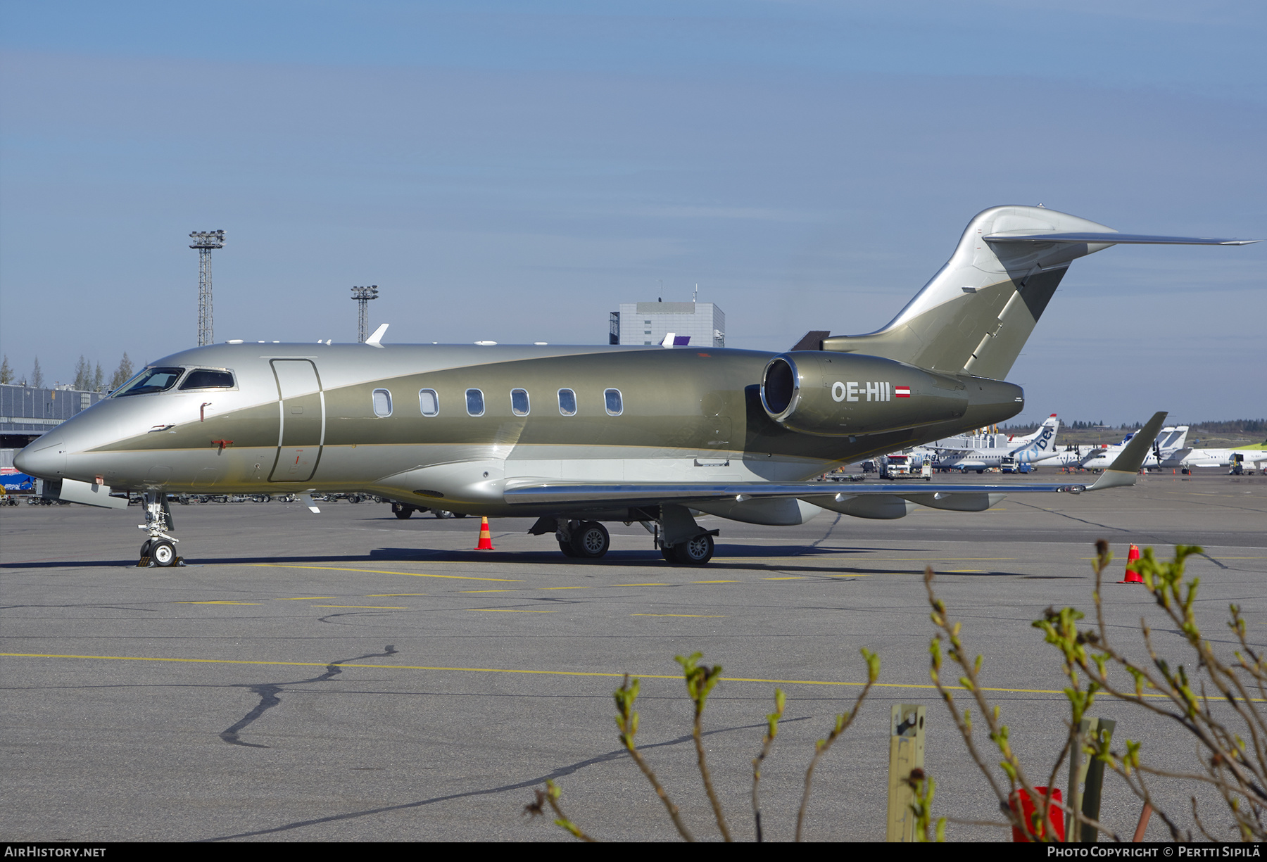 Aircraft Photo of OE-HII | Bombardier Challenger 300 (BD-100-1A10) | AirHistory.net #293358