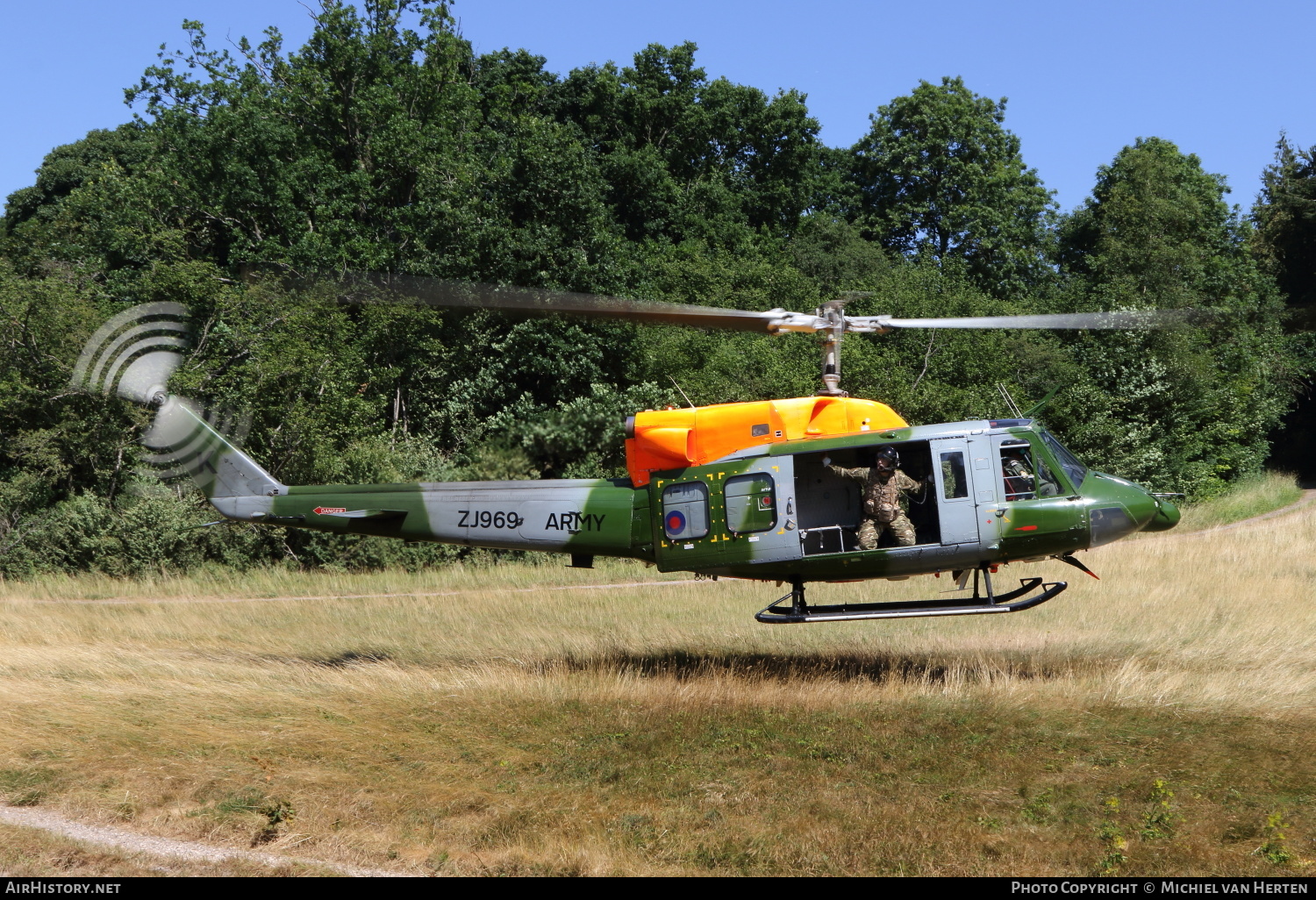 Aircraft Photo of ZJ969 | Bell 212 AH.1 | UK - Army | AirHistory.net #293390