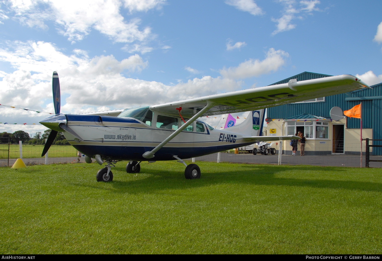 Aircraft Photo of EI-HOG | Cessna U206G/Soloy Turbine 206 | Irish Parachute Club | AirHistory.net #293418