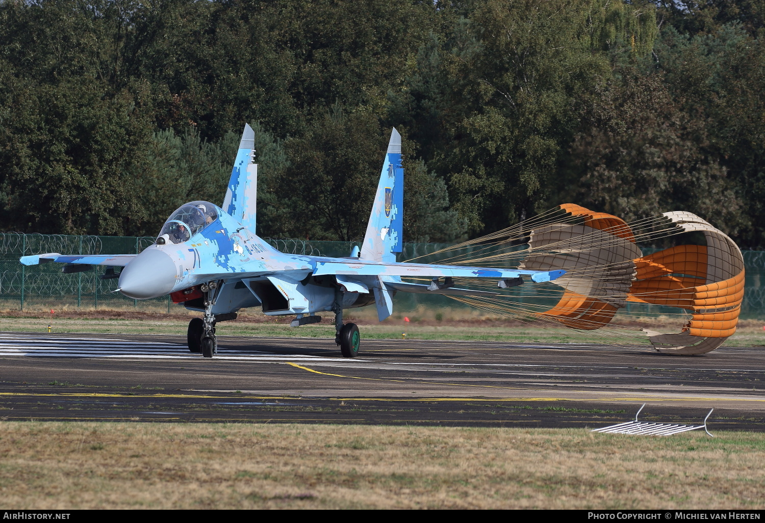 Aircraft Photo of 71 blue | Sukhoi Su-27UB1M | Ukraine - Air Force | AirHistory.net #293469