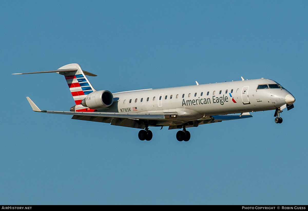 Aircraft Photo of N716SK | Bombardier CRJ-701ER (CL-600-2C10) | American Eagle | AirHistory.net #293535