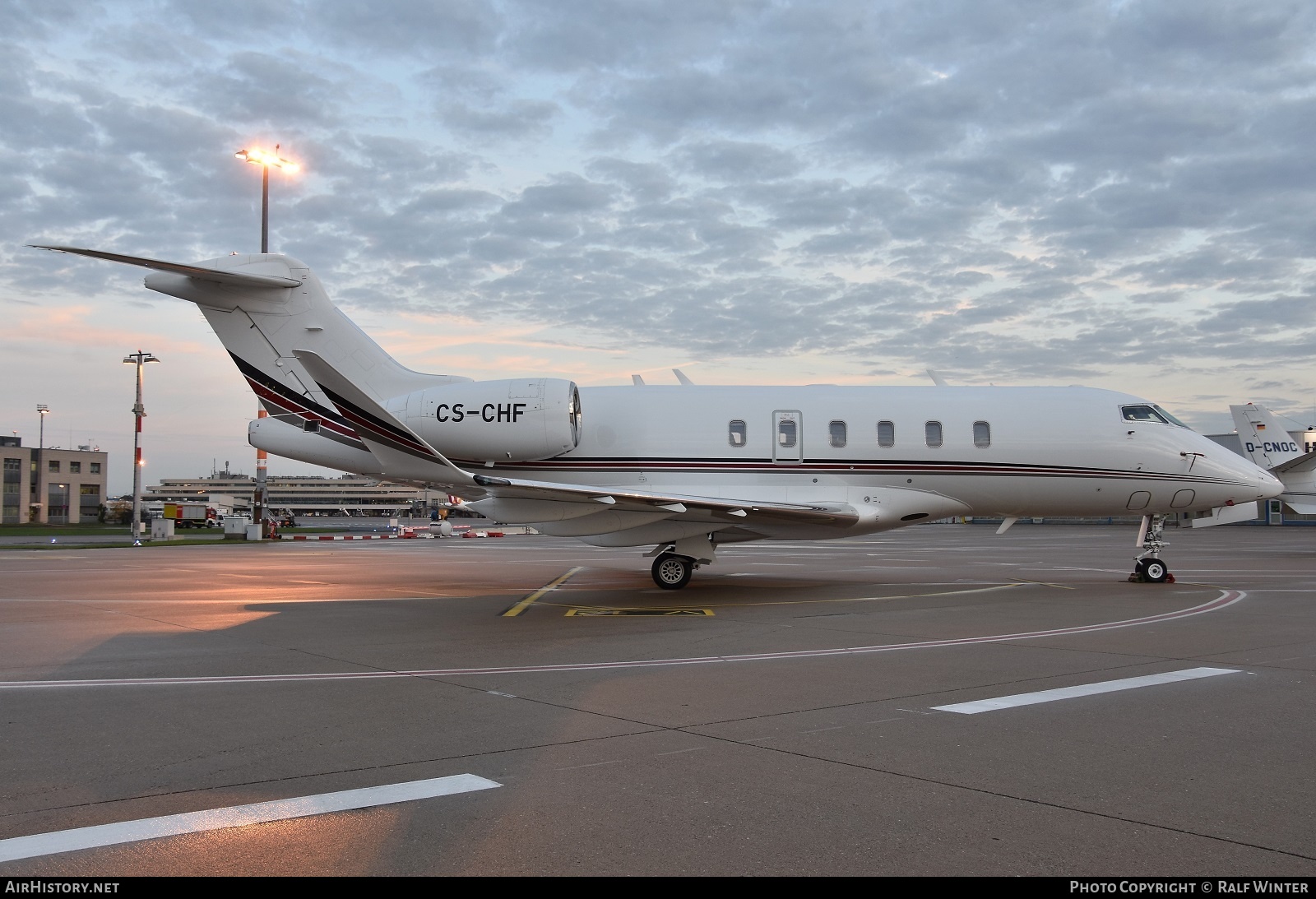 Aircraft Photo of CS-CHF | Bombardier Challenger 350 (BD-100-1A10) | AirHistory.net #293583