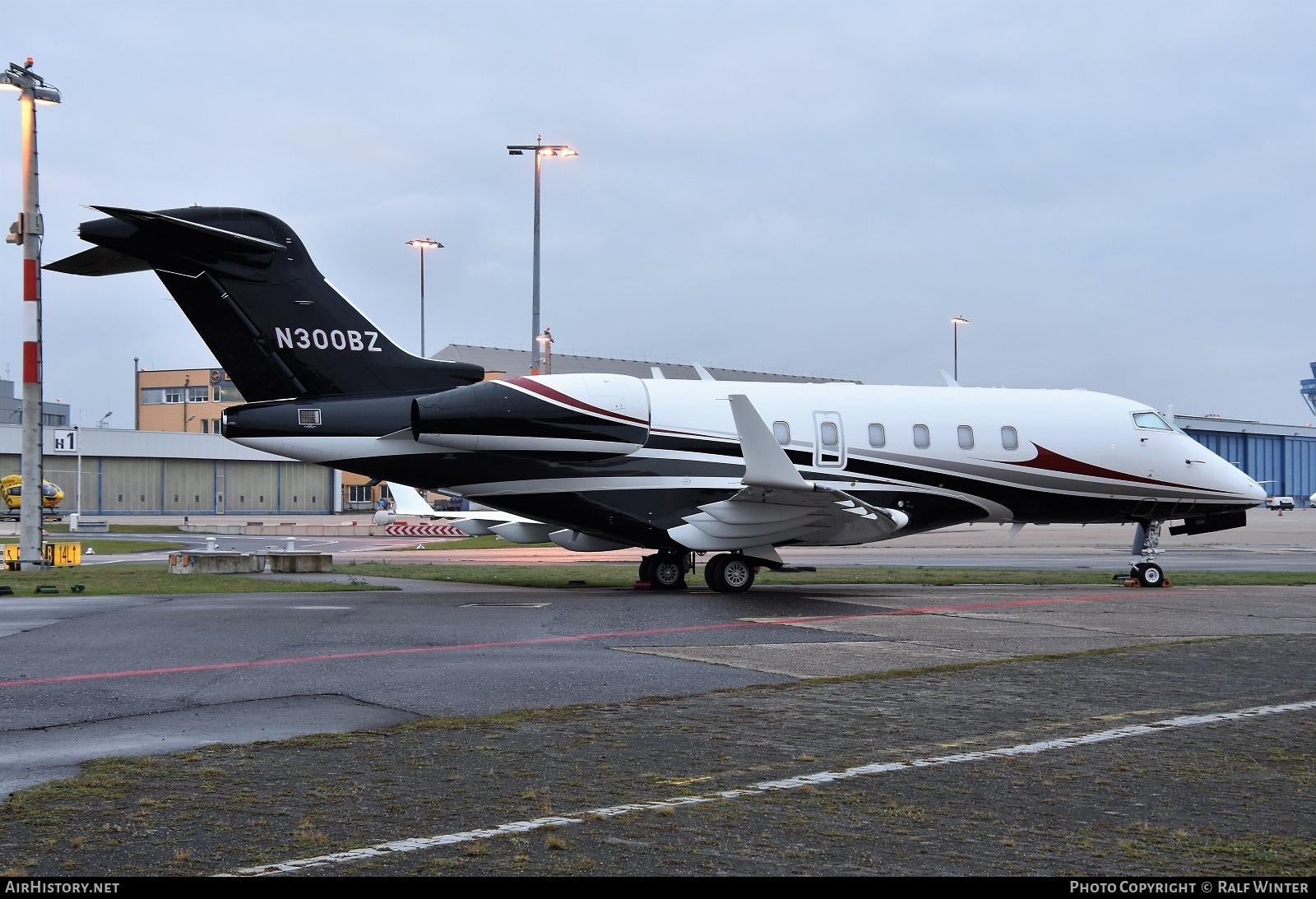 Aircraft Photo of N300BZ | Bombardier Challenger 300 (BD-100-1A10) | Bombardier | AirHistory.net #293587