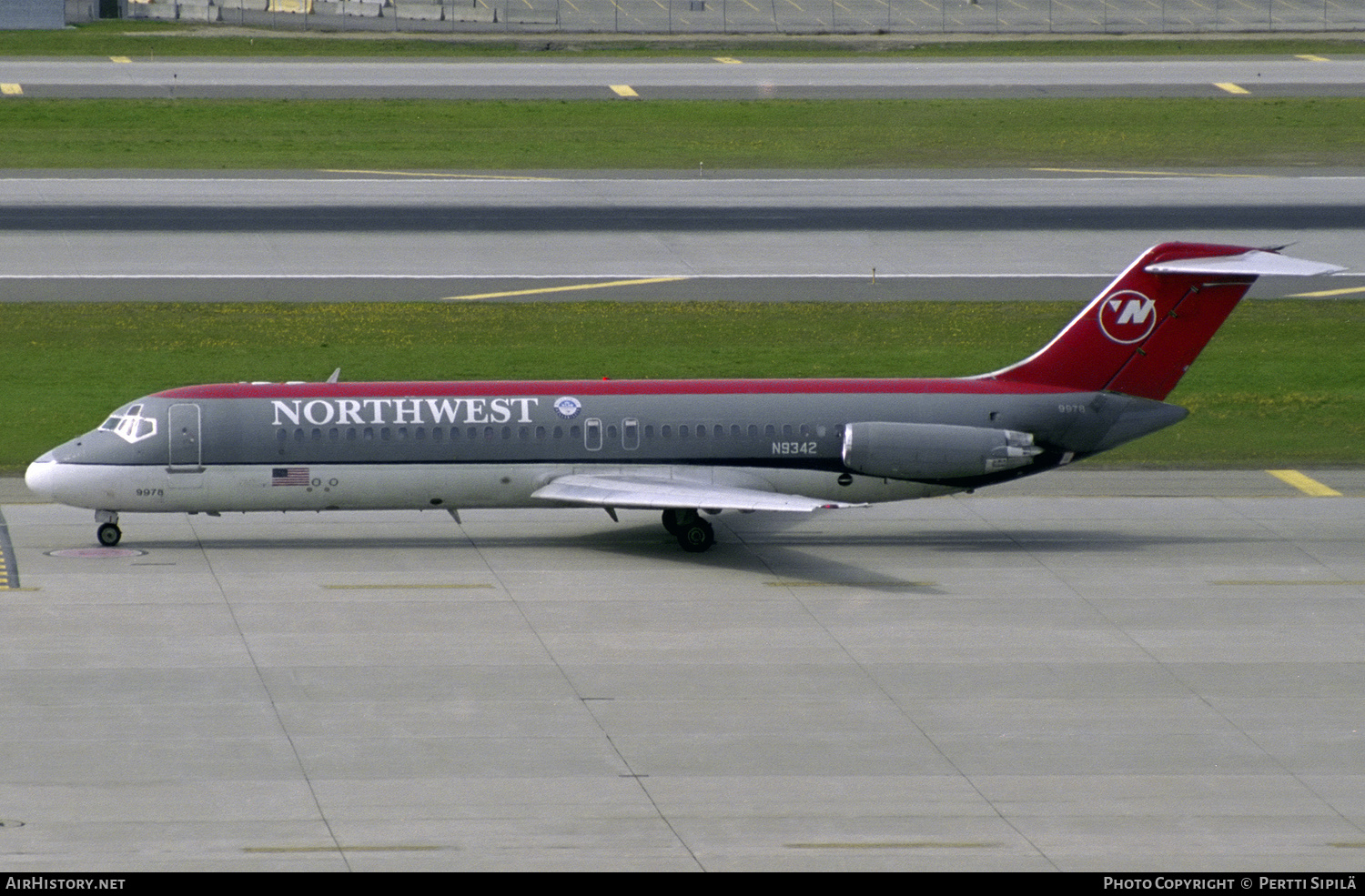 Aircraft Photo of N9342 | McDonnell Douglas DC-9-31 | Northwest Airlines | AirHistory.net #293607