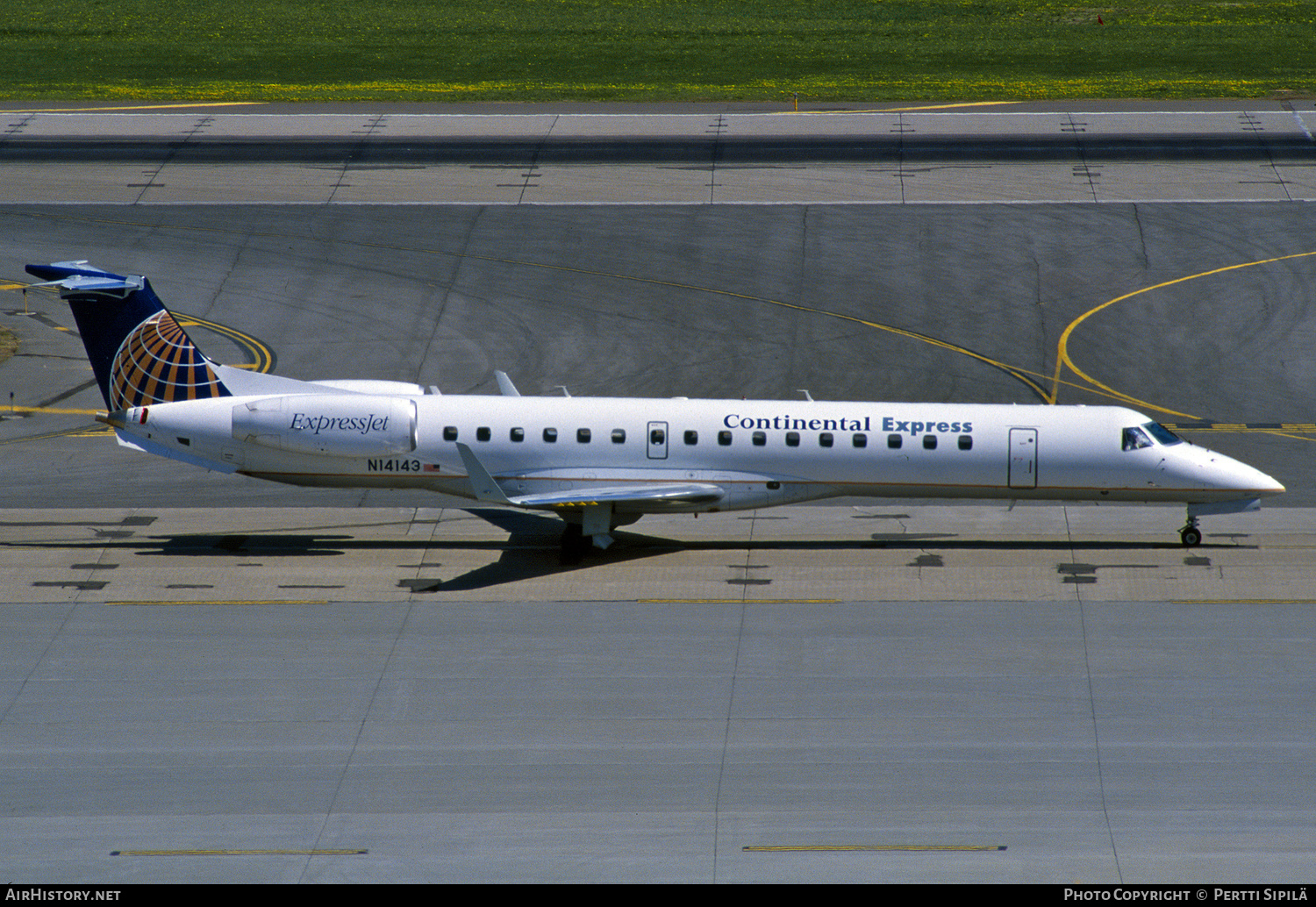 Aircraft Photo of N14143 | Embraer ERJ-145XR (EMB-145XR) | Continental Express | AirHistory.net #293666