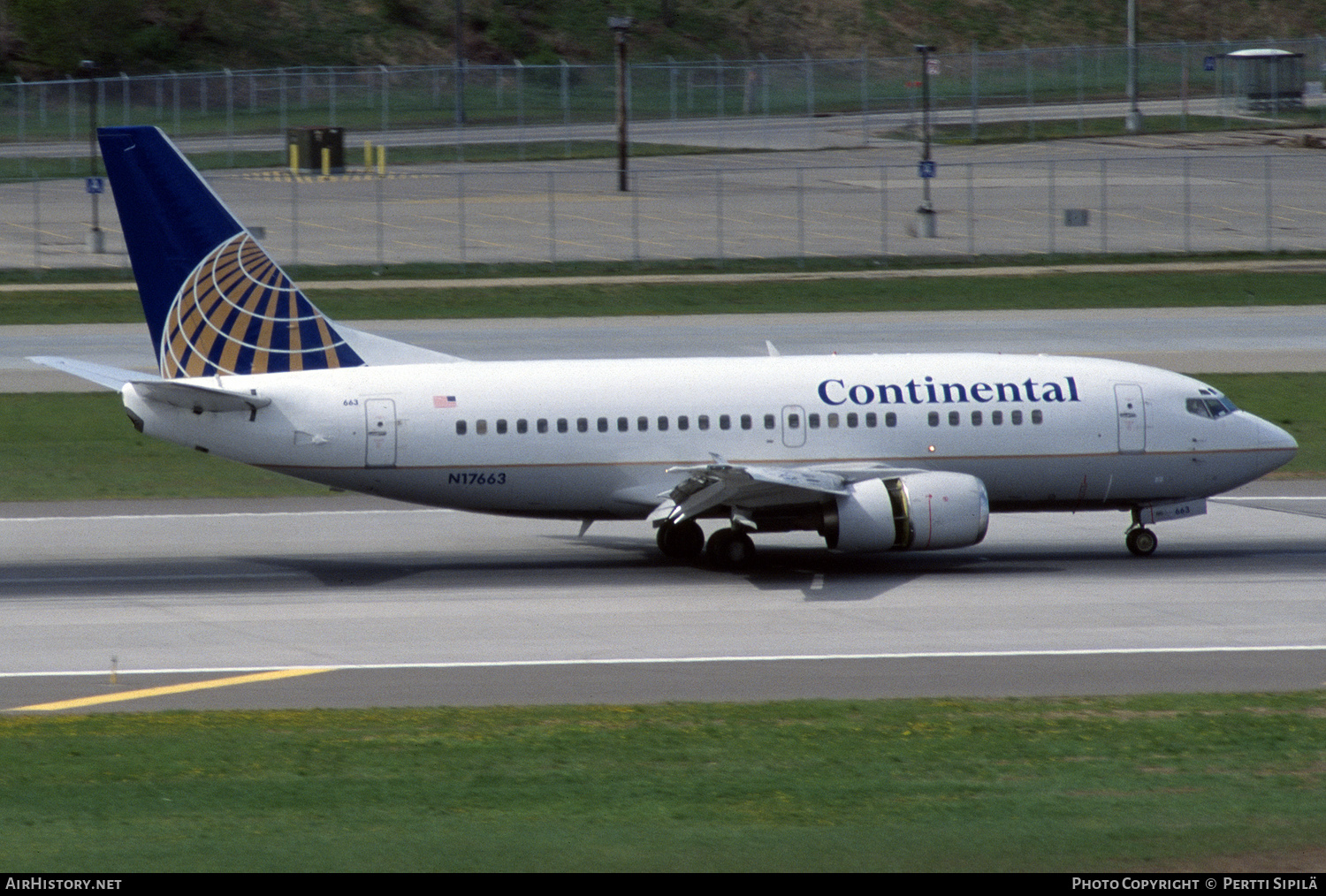 Aircraft Photo of N17663 | Boeing 737-524 | Continental Airlines | AirHistory.net #293691
