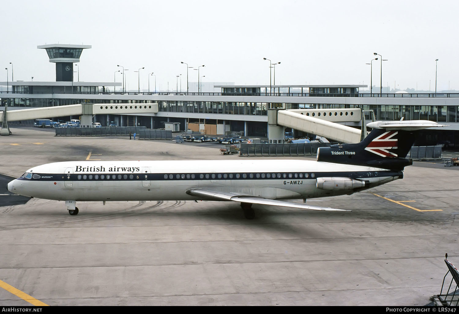 Aircraft Photo of G-AWZJ | Hawker Siddeley HS-121 Trident 3B | British Airways | AirHistory.net #293756