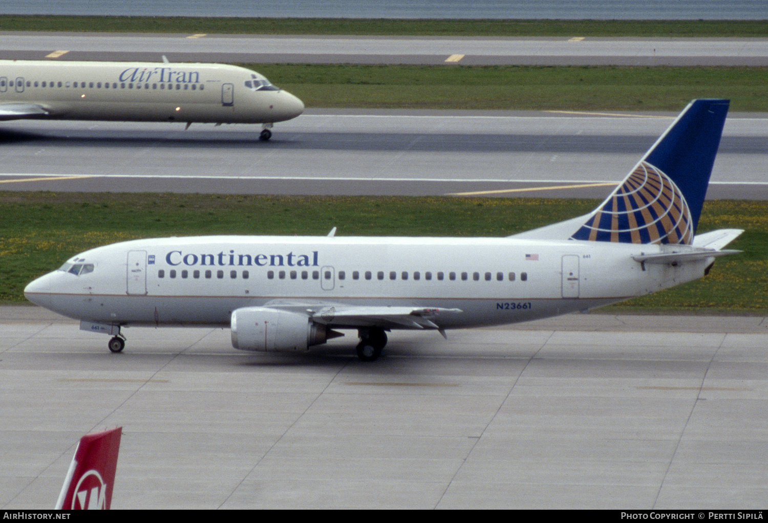 Aircraft Photo of N23661 | Boeing 737-524 | Continental Airlines | AirHistory.net #293766