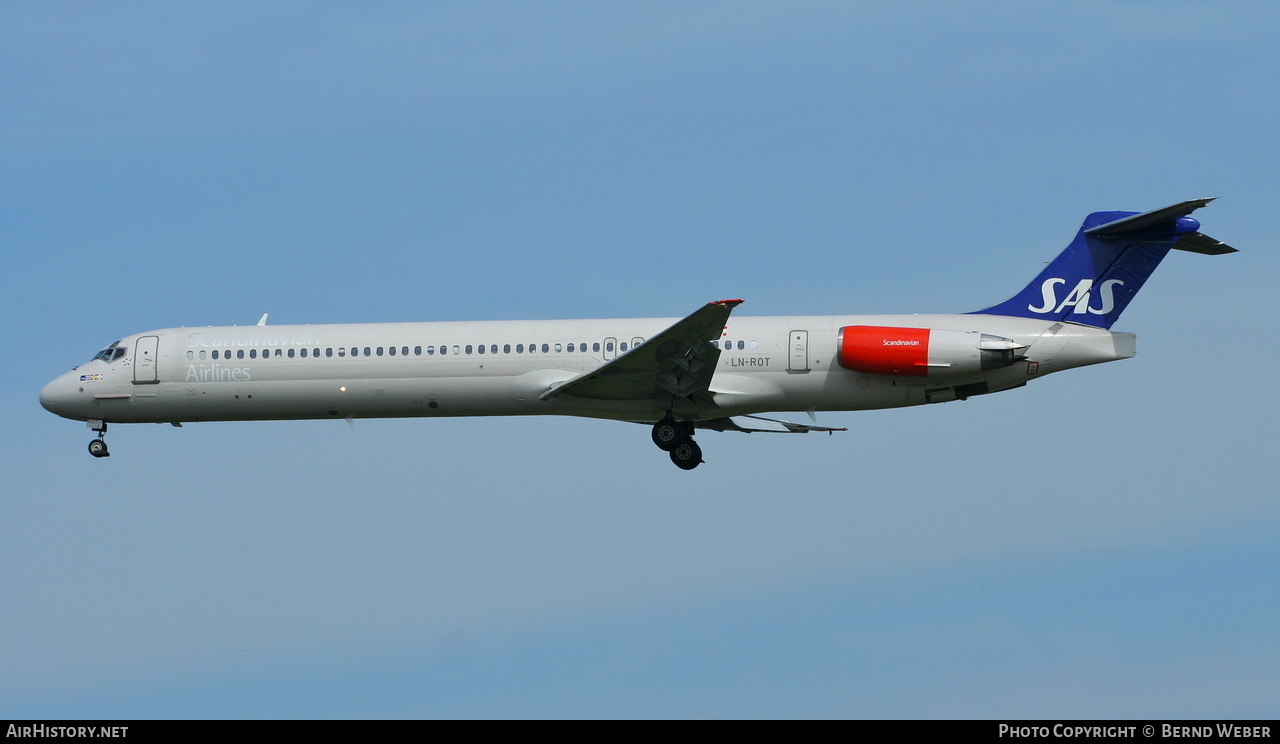 Aircraft Photo of LN-ROT | McDonnell Douglas MD-82 (DC-9-82) | Scandinavian Airlines - SAS | AirHistory.net #293781