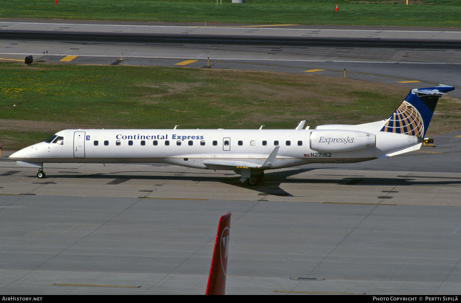 Aircraft Photo of N27152 | Embraer ERJ-145XR (EMB-145XR) | Continental Express | AirHistory.net #293824