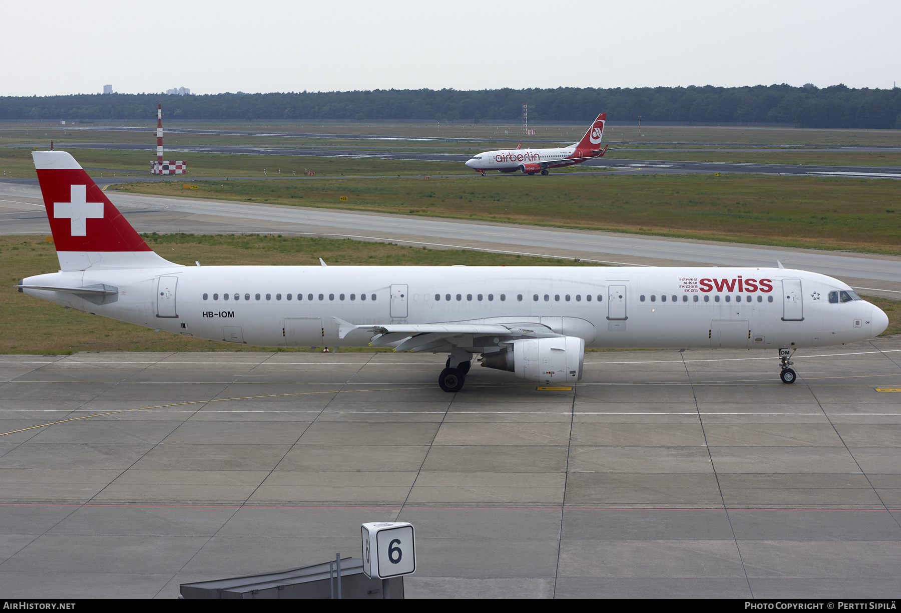 Aircraft Photo of HB-IOM | Airbus A321-212 | Swiss International Air Lines | AirHistory.net #293989