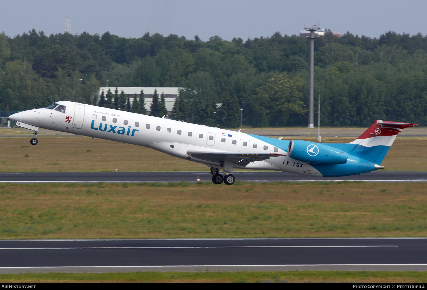 Aircraft Photo of LX-LGX | Embraer ERJ-145LU (EMB-145LU) | Luxair | AirHistory.net #294038