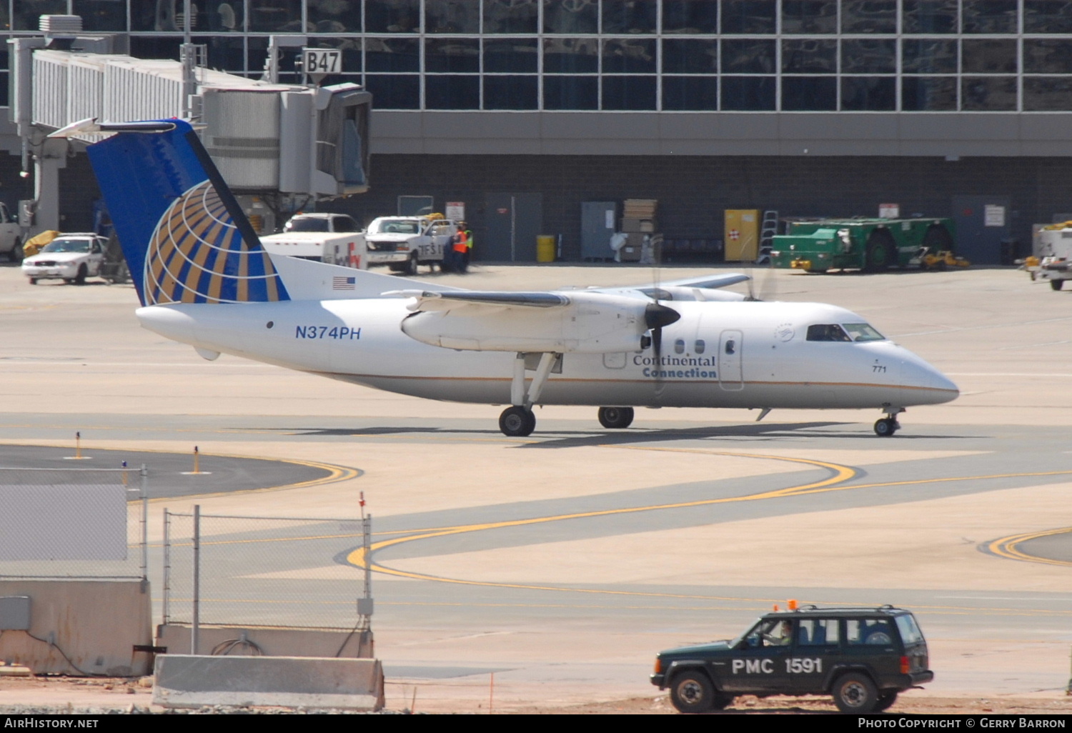 Aircraft Photo of N374PH | De Havilland Canada DHC-8-202 Dash 8 | Continental Connection | AirHistory.net #294073