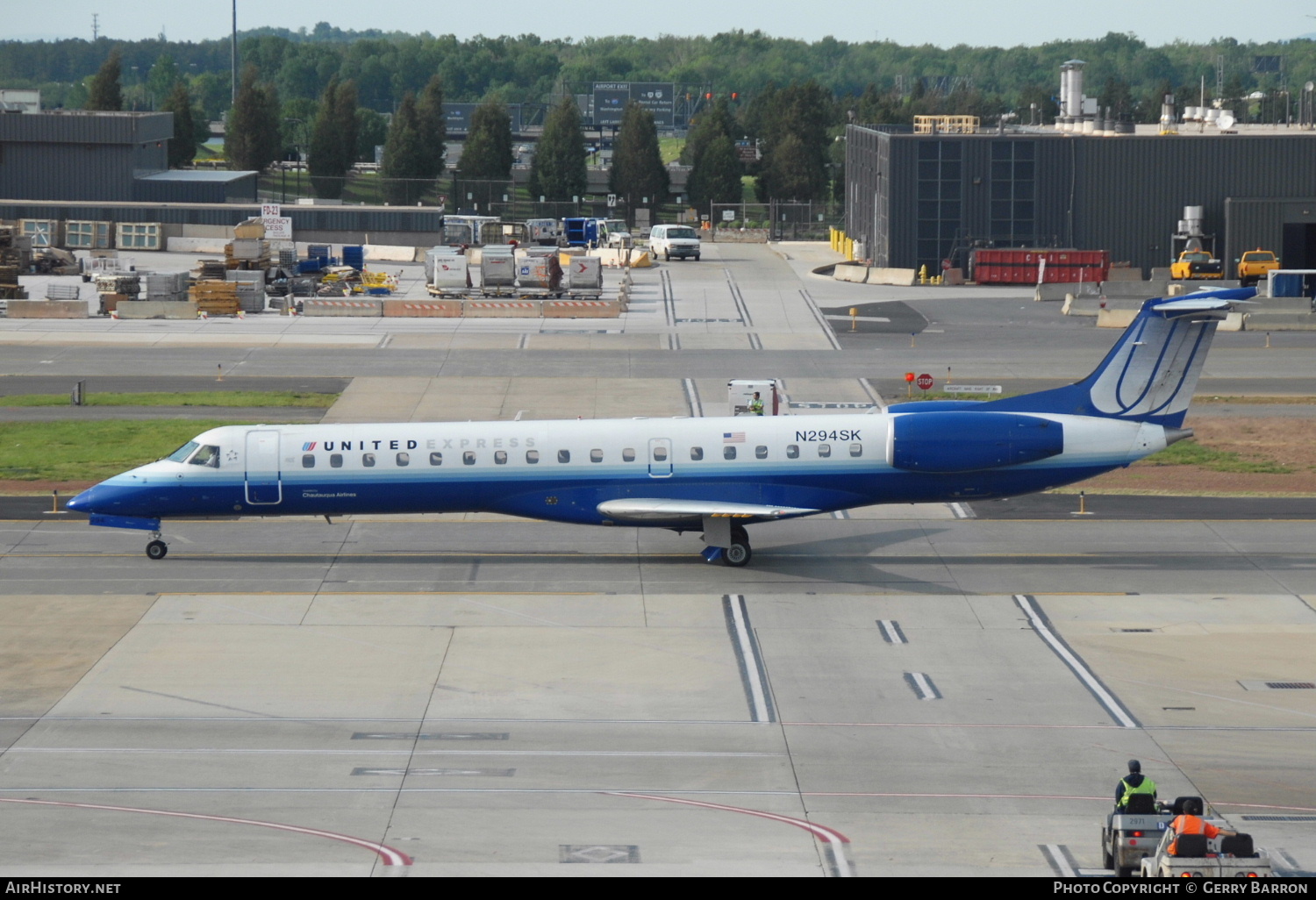 Aircraft Photo of N294SK | Embraer ERJ-145LR (EMB-145LR) | United Express | AirHistory.net #294081