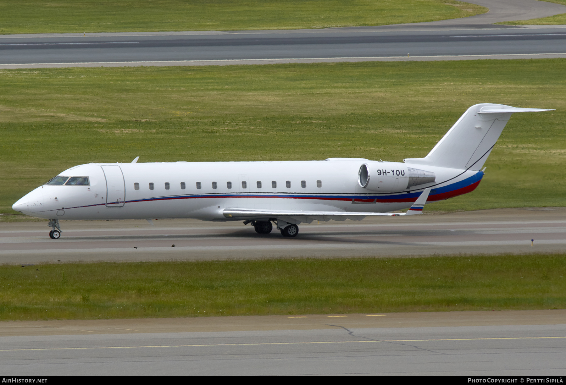 Aircraft Photo of 9H-YOU | Bombardier Challenger 850 (CRJ-200SE/CL-600-2B19) | AirHistory.net #294164