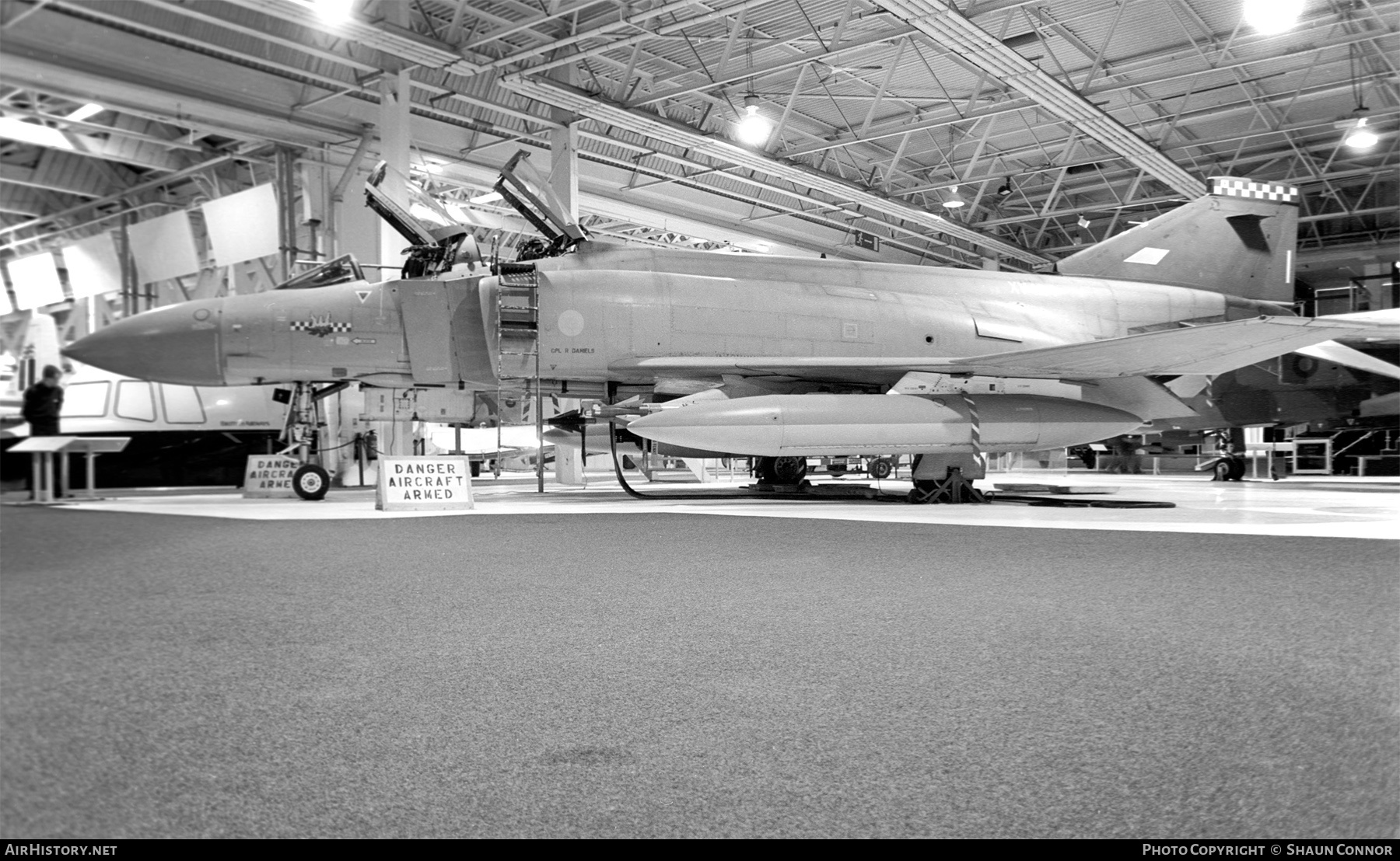 Aircraft Photo of XV424 | McDonnell Douglas F-4M Phantom FGR2 | UK - Air Force | AirHistory.net #294199