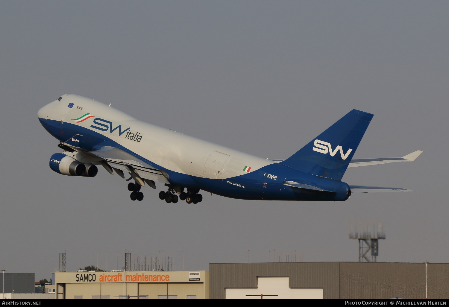 Aircraft Photo of I-SWIB | Boeing 747-4R7F/SCD | SilkWay Italia Airlines | AirHistory.net #294272